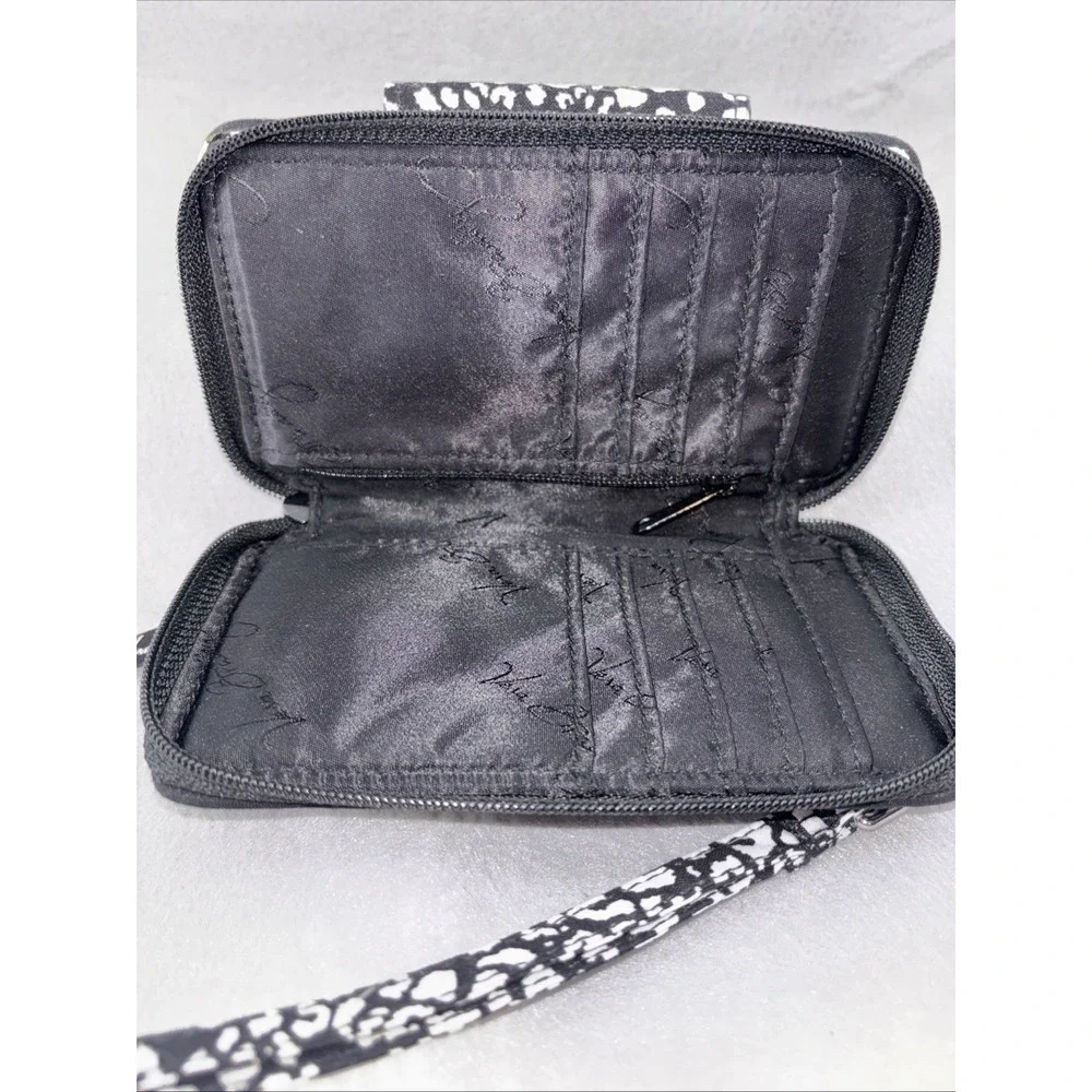 Vera Bradley‎ Camocat Wallet Wristlet Black/White Print Credit Card Slots